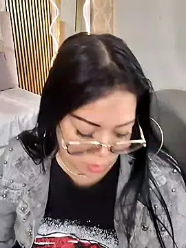 Snapshot of martinna_tay chatting on 03-01-26, 03:17 martinna tay online show from 03-01-26, 03:17