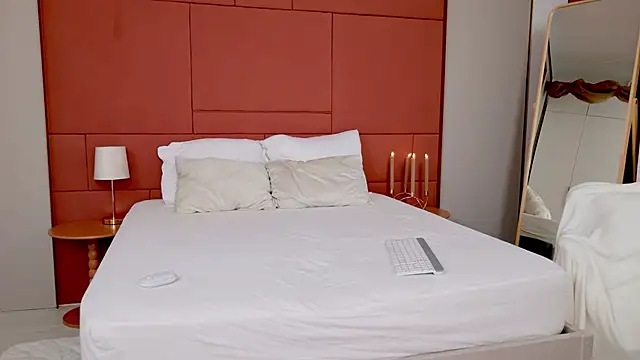 LilouKat online show from 04-06-26, 12:06