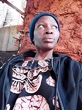 LOVELY-2BERRY online show from 10-11-25, 05:08