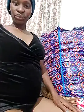 LOVELY-2BERRY online show from 01-12-26, 06:42