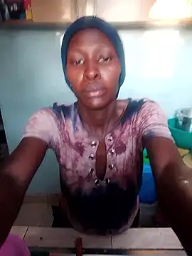 LOVELY-2BERRY online show from 01-14-26, 03:54