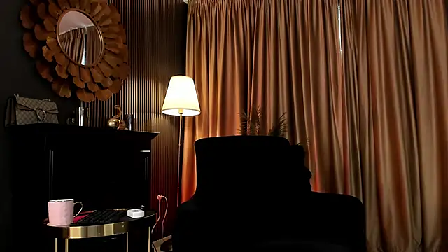 Snapshot of LovingBlondie chatting on 06-07-26, 05:12 LovingBlondie online show from 06-07-26, 05:12