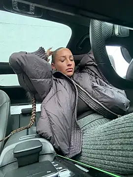 LovingBlondie online show from 02-11-26, 06:13