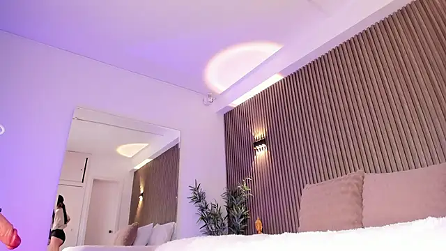 AliceHanz online show from 09-30-25, 04:18