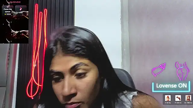 Snapshot of Rubi_boobs_ chatting on 05-31-26, 12:27 Rubi boobs online show from 05-31-26, 12:27