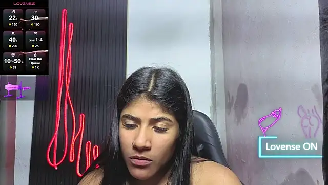 Snapshot of Rubi_boobs_ chatting on 06-06-26, 01:33 Rubi boobs online show from 06-06-26, 01:33