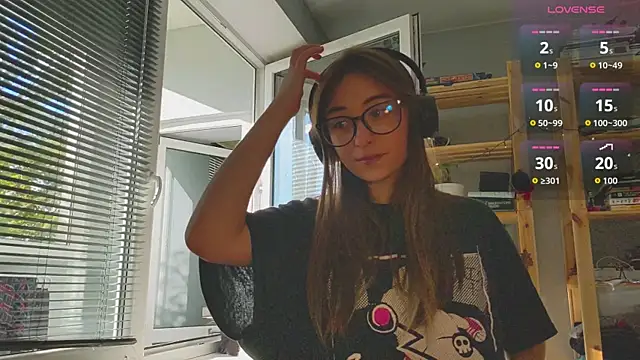 monlight  dana online show from 09-28-25, 01:07