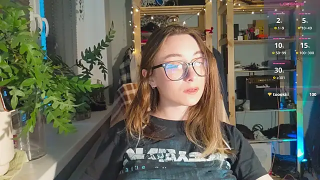 monlight  dana online show from 02-17-25, 03:33