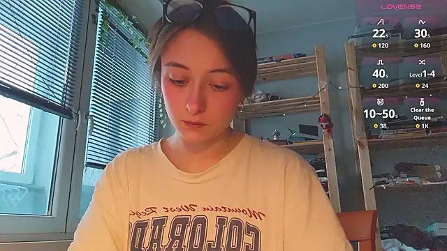 monlight  dana online show from 02-06-26, 01:51