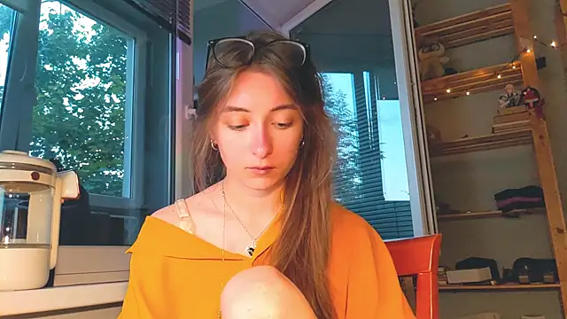 Snapshot of monlight__dana chatting on 06-24-26, 07:33 monlight dana online show from 06-24-26, 07:33