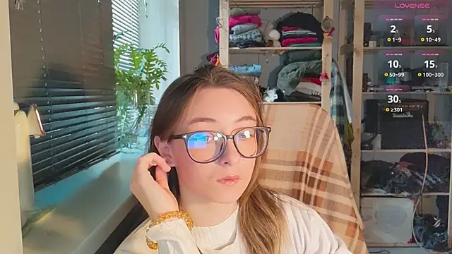 monlight  dana online show from 03-17-25, 01:29