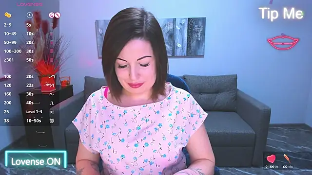 Snapshot of Emily_Midlton chatting on 09-19-25, 06:39 Emily Midlton online show from 09-19-25, 06:39