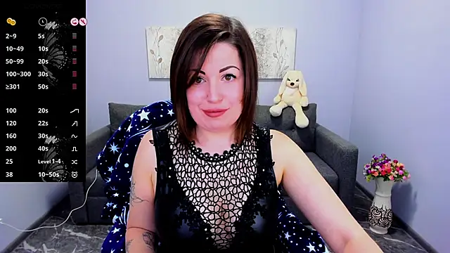 Snapshot of Emily_Midlton chatting on 10-11-25, 07:20 Emily Midlton online show from 10-11-25, 07:20