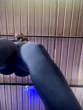 Berry Bans online show from 11-19-25, 05:13