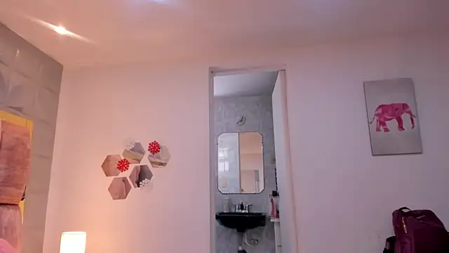 Charlotte Ice1 online show from 04-12-26, 03:48