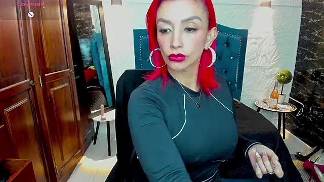 RedQueenMilf online show from 10-17-25, 11:17