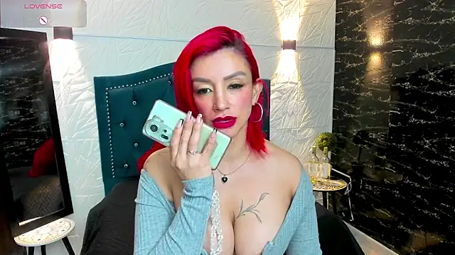 RedQueenMilf online show from 09-22-25, 09:43