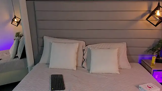 LadyLuminary online show from 11-26-25, 07:58