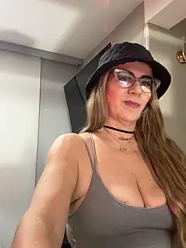 LARIANA RIVERA23 online show from 02-28-25, 04:32