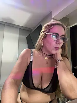 LARIANA RIVERA23 online show from 02-25-25, 11:26