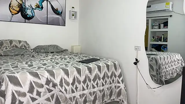 wendy alejo1712 online show from 09-24-25, 12:40