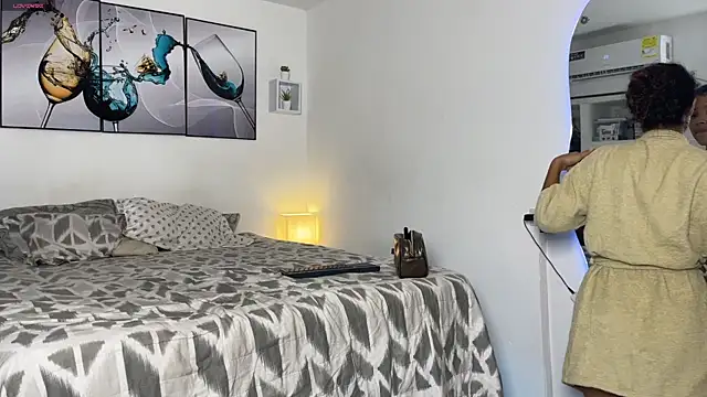 wendy alejo1712 online show from 11-09-25, 08:57