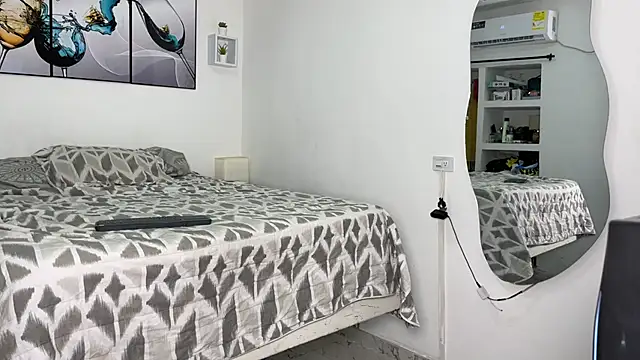 wendy alejo1712 online show from 09-28-25, 11:23