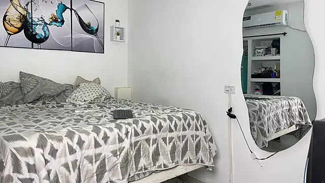 wendy alejo1712 online show from 11-11-25, 01:44