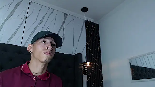 Smith maicol online show from 11-08-25, 06:44