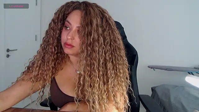  Just a queen 3 online show from 03-06-26, 04:07