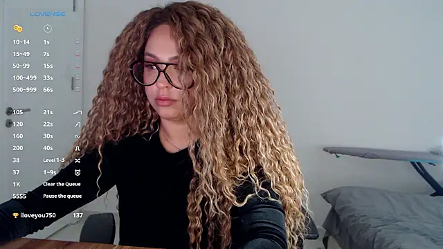  Just a queen 3 online show from 03-08-26, 09:12