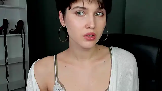sarah perfect online show from 04-16-26, 06:47