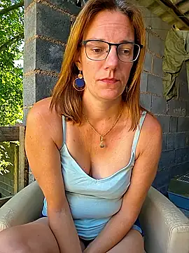 Snapshot of SpiceLea chatting on 05-30-26, 07:58 SpiceLea online show from 05-30-26, 07:58