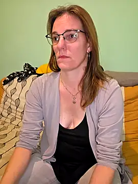 SpiceLea online show from 11-14-25, 03:05