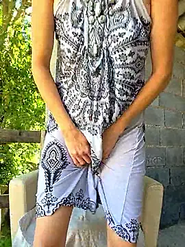 Snapshot of SpiceLea chatting on 05-27-26, 08:11 SpiceLea online show from 05-27-26, 08:11