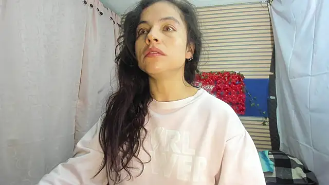 Snapshot of rosse_2504 chatting on 05-26-26, 12:36 rosse 2504 online show from 05-26-26, 12:36