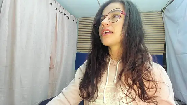 Snapshot of rosse_2504 chatting on 05-01-26, 12:10 rosse 2504 online show from 05-01-26, 12:10