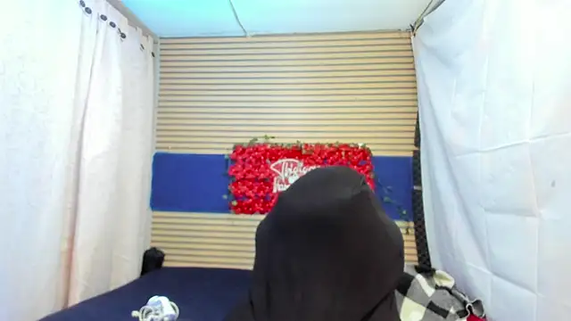 Snapshot of rosse_2504 chatting on 04-27-26, 12:14 rosse 2504 online show from 04-27-26, 12:14