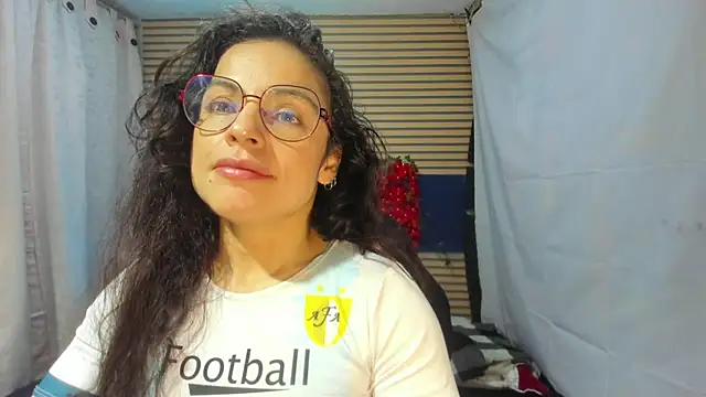 Snapshot of rosse_2504 chatting on 04-22-26, 11:28 rosse 2504 online show from 04-22-26, 11:28