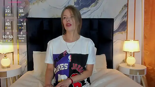 Laurablue online show from 12-21-25, 10:10