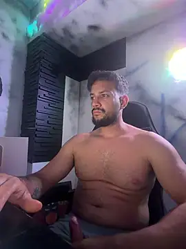 Aerick1997 online show from 04-11-26, 04:53