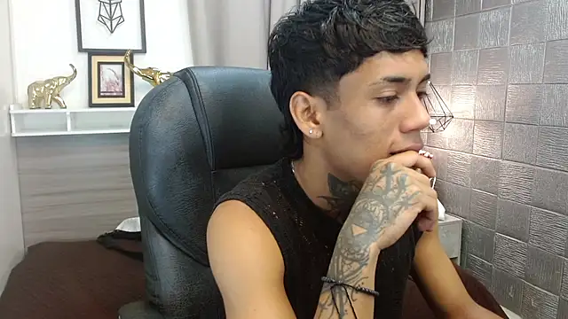 Snapshot of Alan_Cute18 chatting on 02-26-26, 01:00 Alan Cute18 online show from 02-26-26, 01:00