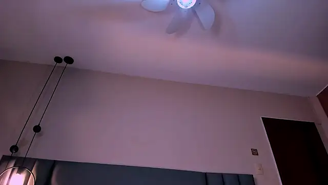 AlissaNix online show from 03-11-26, 12:48