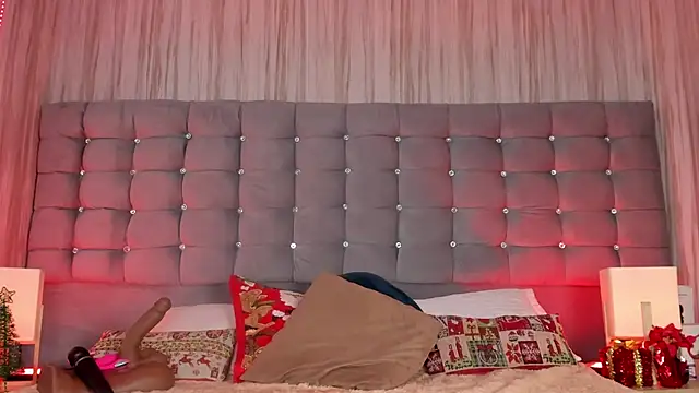 Snapshot of Poacahontasfg chatting on 12-22-25, 04:01 Poacahontasfg online show from 12-22-25, 04:01