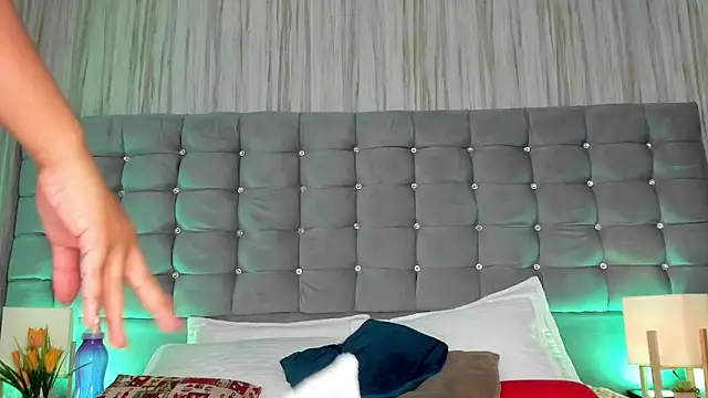 Snapshot of Poacahontasfg chatting on 02-10-26, 03:49 Poacahontasfg online show from 02-10-26, 03:49