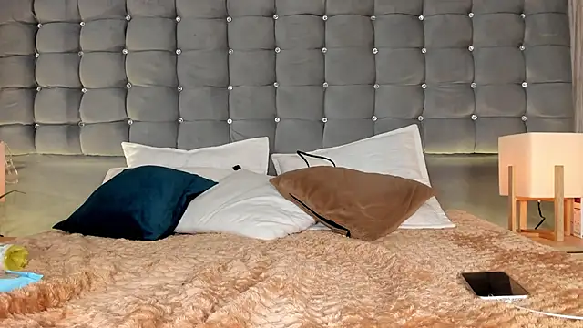 Snapshot of Poacahontasfg chatting on 12-02-25, 04:03 Poacahontasfg online show from 12-02-25, 04:03