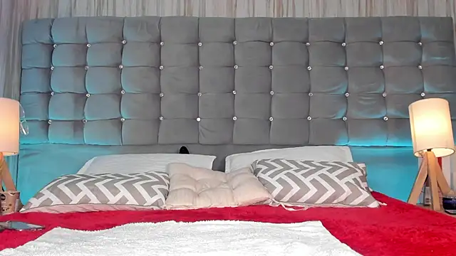 Snapshot of Poacahontasfg chatting on 11-10-25, 03:55 Poacahontasfg online show from 11-10-25, 03:55