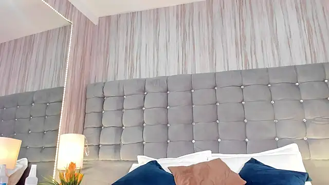 Snapshot of Poacahontasfg chatting on 11-18-25, 04:05 Poacahontasfg online show from 11-18-25, 04:05