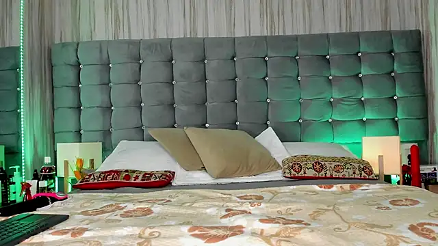 Poacahontasfg online show from 03-30-26, 04:03