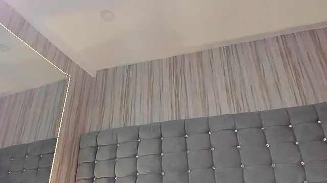 Snapshot of Poacahontasfg chatting on 12-04-25, 04:00 Poacahontasfg online show from 12-04-25, 04:00